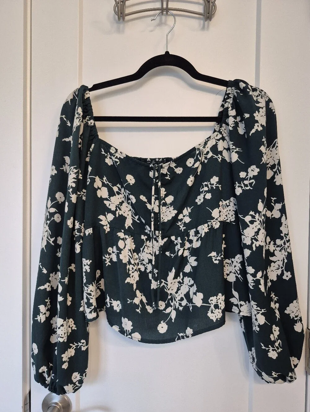 Abercrombie & Fitch Green Floral Tie-Front Blouse